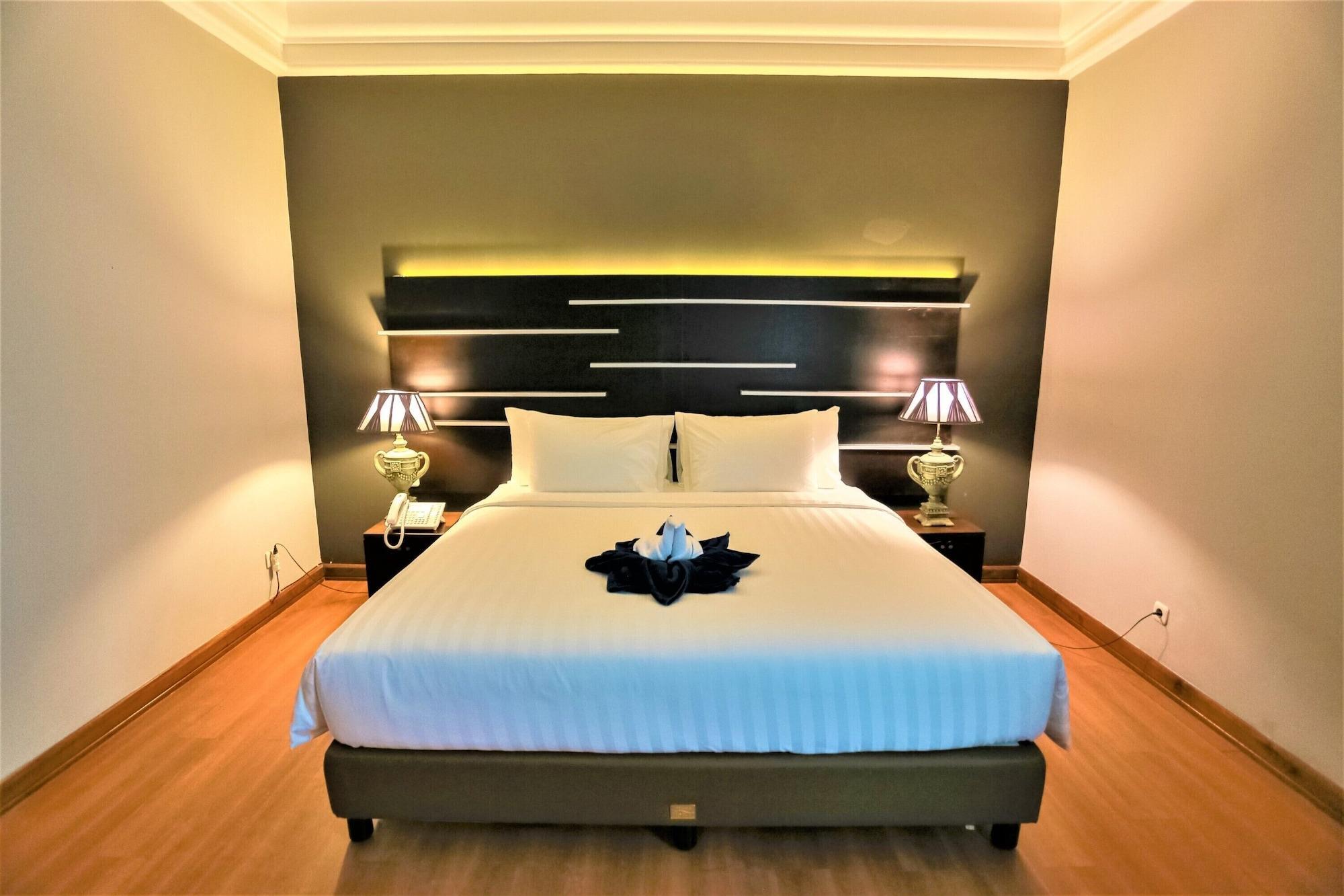 Madina Inn Hotel Yogyakarta Exterior foto